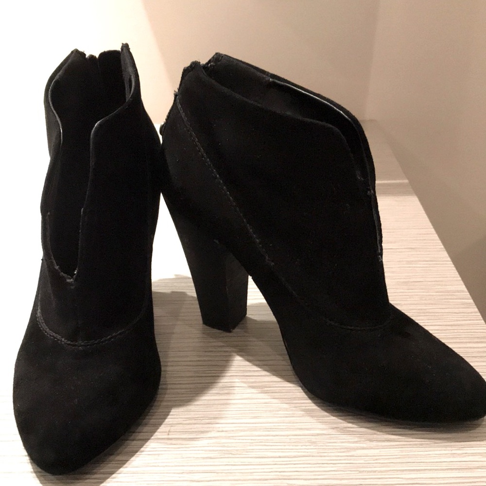Steve Madden, size 6, Black suede - Picture 1 of 3